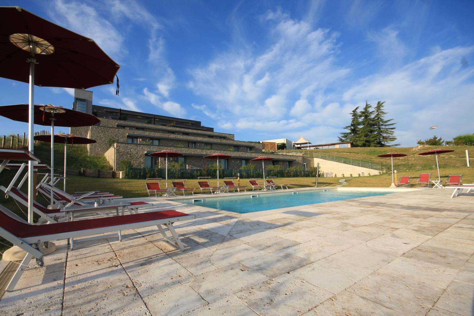 Ca' Del Lupo Hotel Montelupo Albese Exterior foto