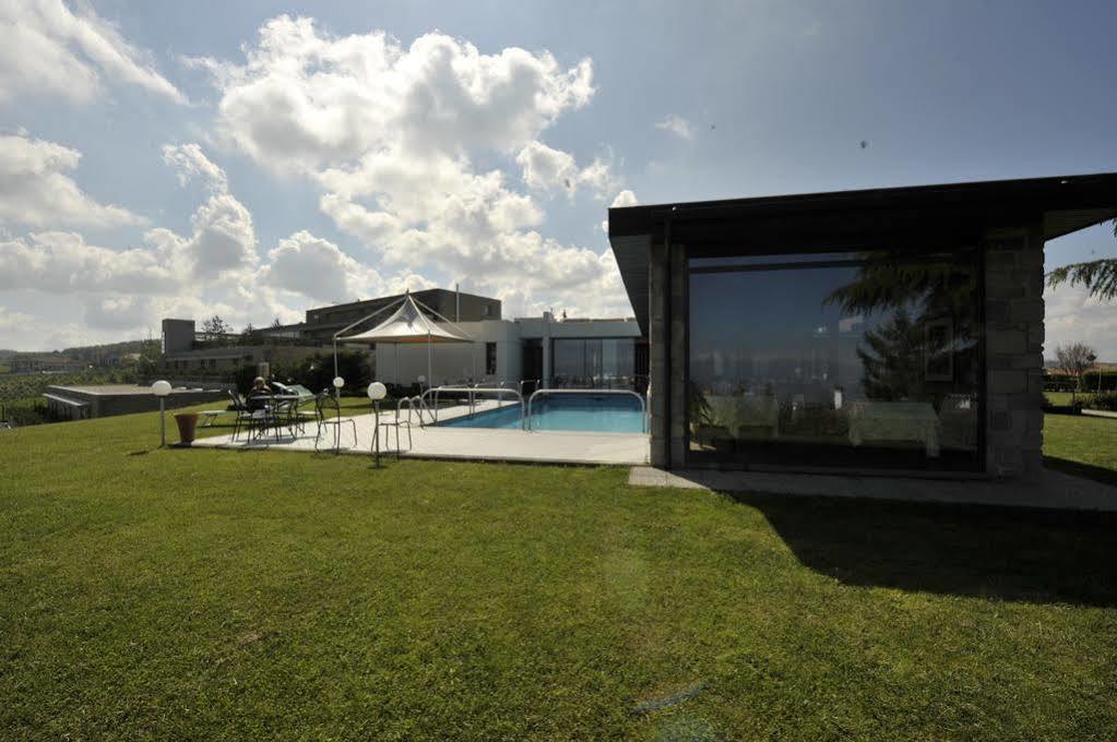 Ca' Del Lupo Hotel Montelupo Albese Exterior foto